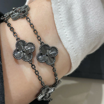 [basloveJW]CLOVER 5 MOTIF BLACK BRACELET