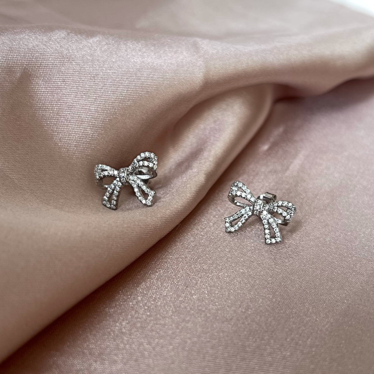 [BASLOVE]Dainty Bow Shape Earrings