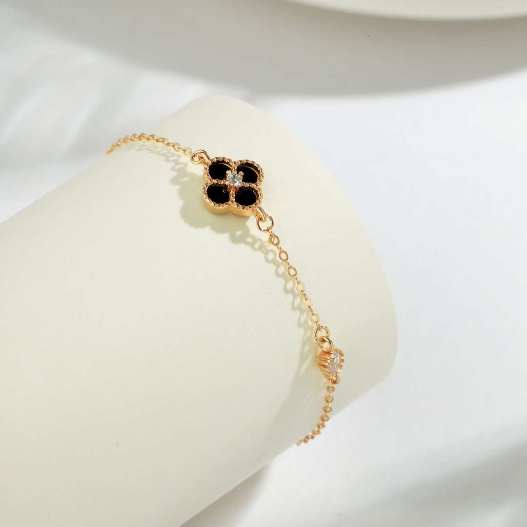 [BASLOVE]Delicate Four Leaf Clover Bracelet