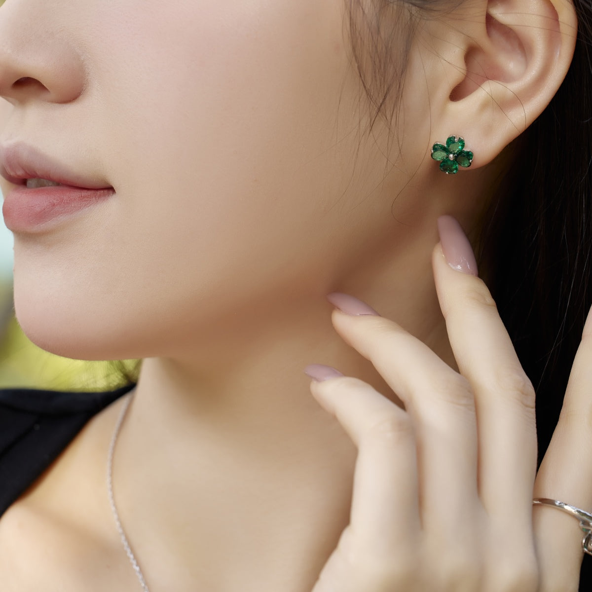 [BASLOVE]Four-Leaf Clover Ball Earrings