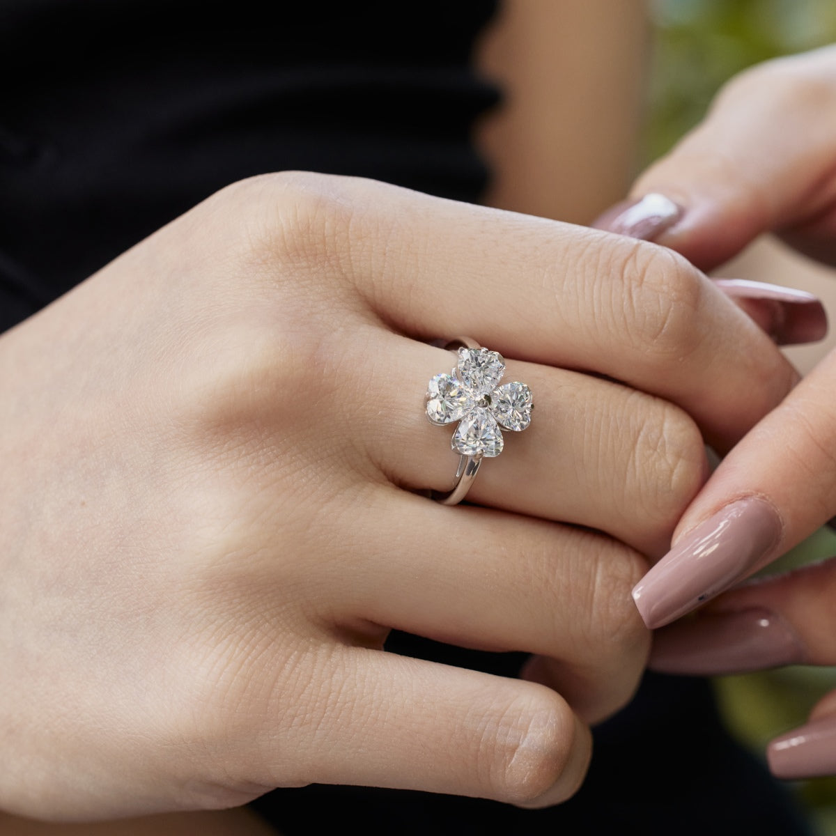 [BASLOVE]Heart-shaped Four-Leaf Clover Ball Ring