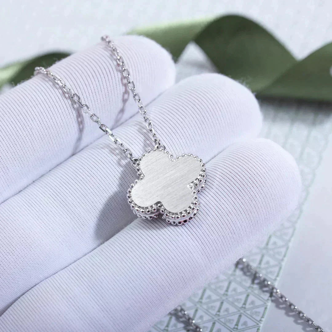 [basloveJW]CLOVER  15MM DIAMOND LASER NECKLACE SILVER