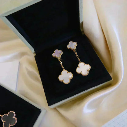 [basloveJW]CLOVER 2 MOTIF WHITE MOP EARRINGS