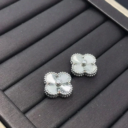 [basloveJW]CLOVER MINI 9.5MM LASER EARRINGS