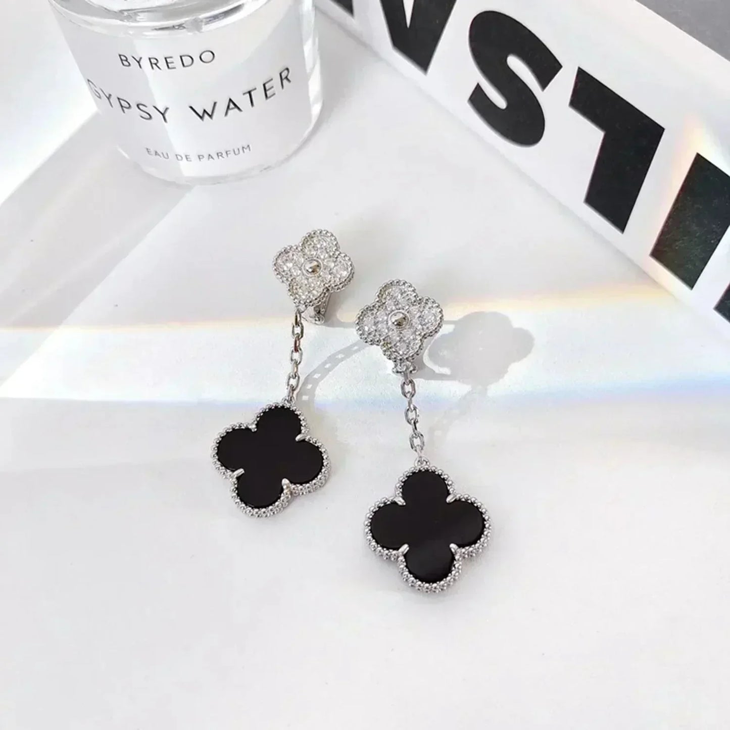 [basloveJW]CLOVER 2 MOTIFS  DIAMOND ONYX EARRINGS SILVER