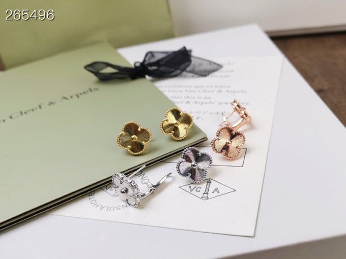 [basloveJW]CLOVER MEDIUM STUD EARRINGS