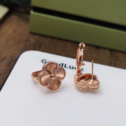 [basloveJW]CLOVER MEDIUM STUD EARRINGS