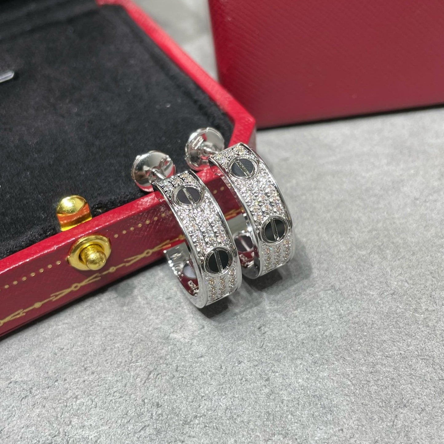 [basloveJW]LOVE CERAMIC DIAMOND PAVED SILVER EARRINGS