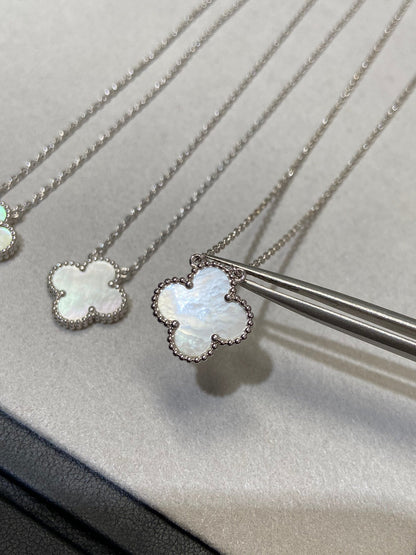 [basloveJW]CLOVER 15MM WHITE MOP NECKLACE