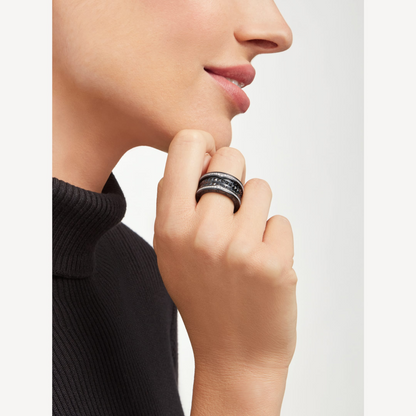 [Basjewels]ZERO 1 ROCK FOUR-BAND BLACK CERAMIC WITH STUDDED SPIRAL AND PAVED DIAMONDS RING