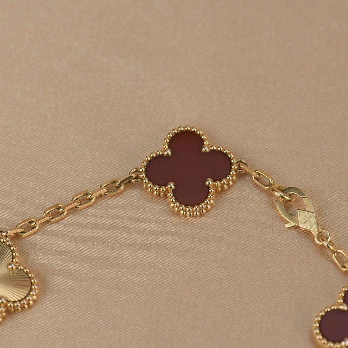 [basloveJW]CLOVER  5 MOTIFS CARNELIAN GOLD BRACELET