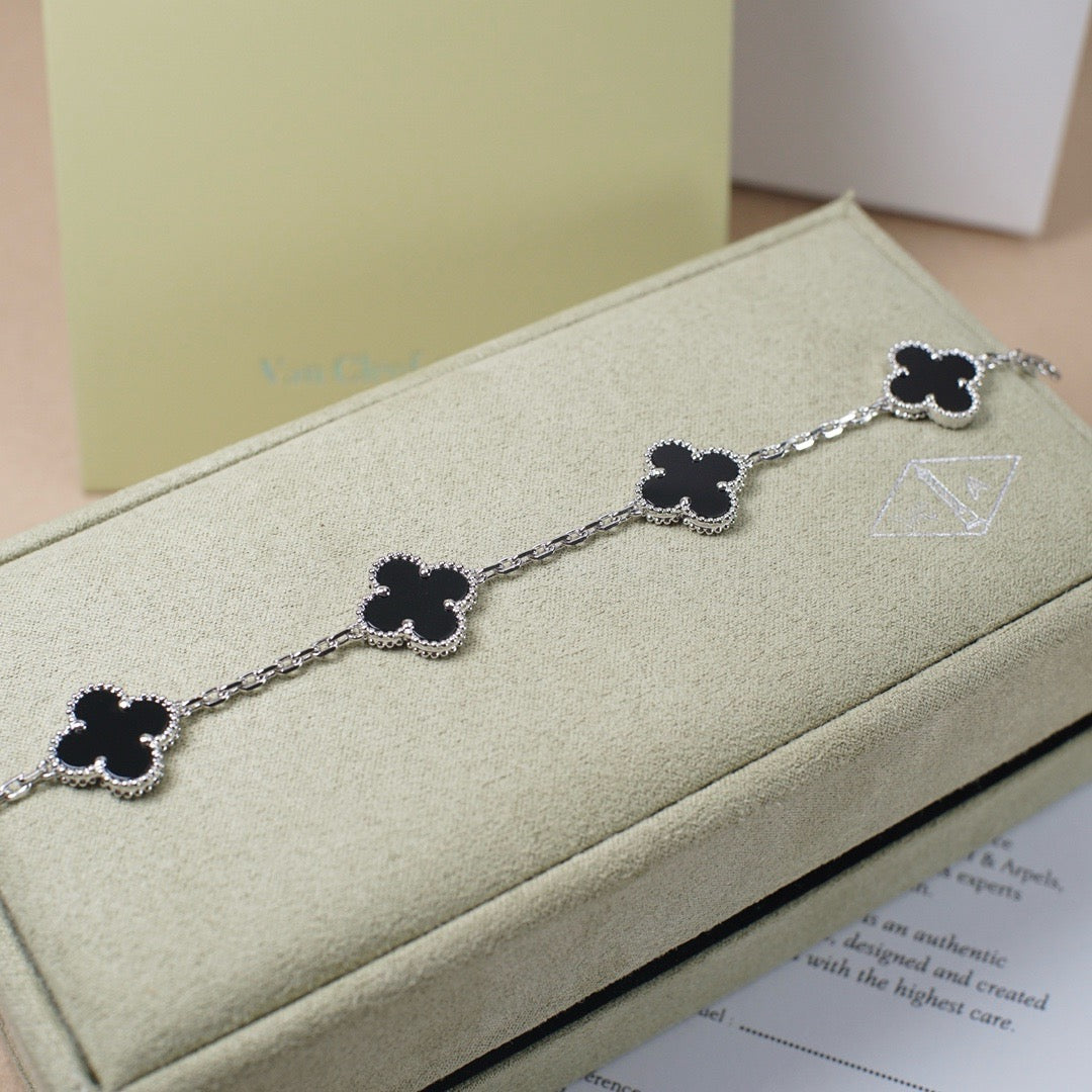 [basloveJW]CLOVER 5 MOTIF ONYXS  BRACELET SILVER