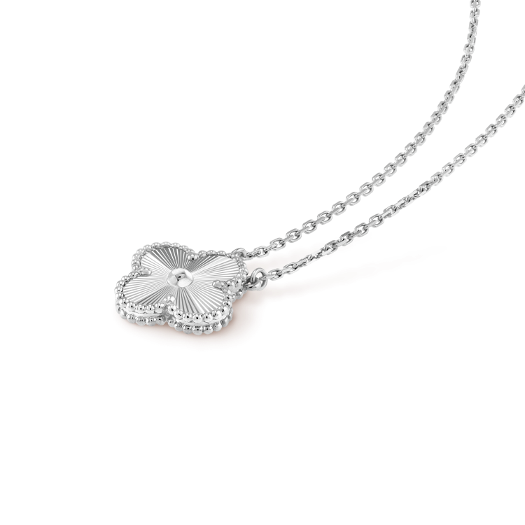 [basloveJW]CLOVER 15MM LASER NECKLACE SILVER