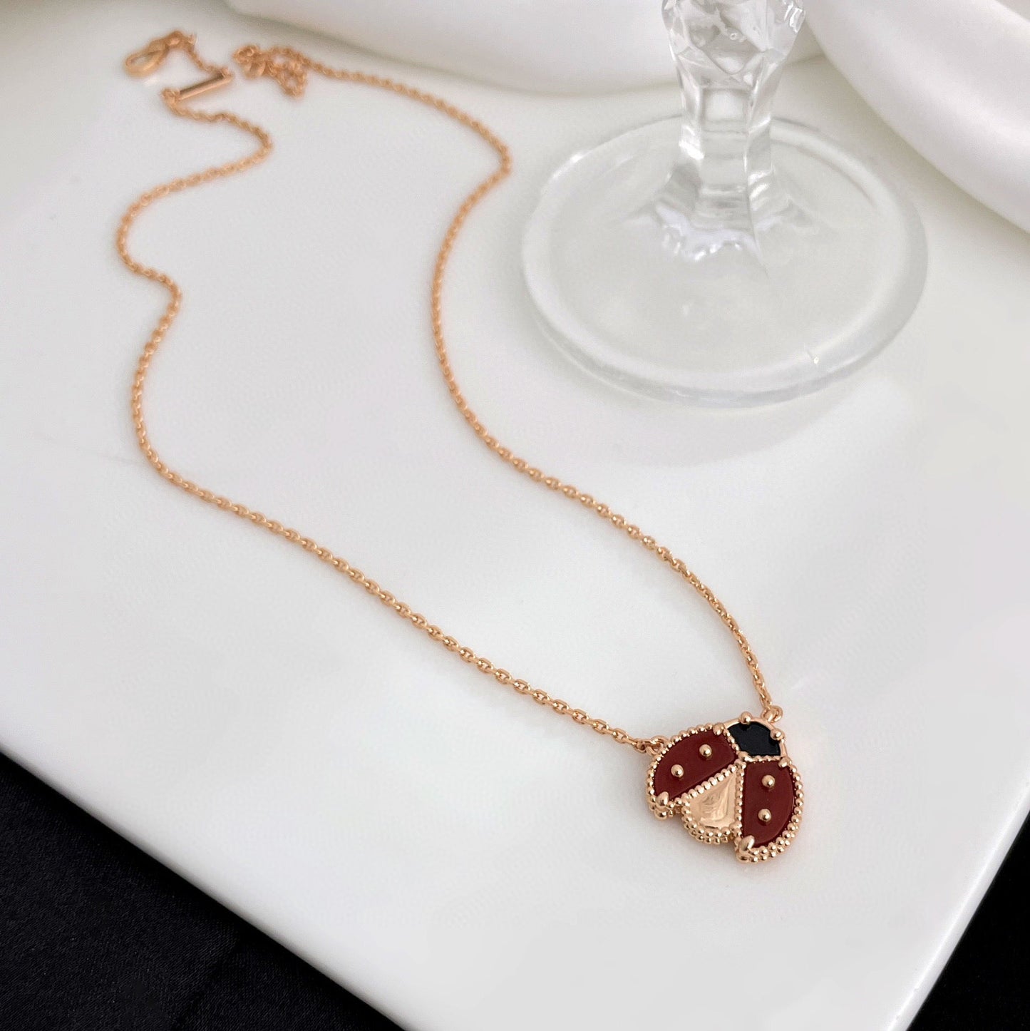 [basloveJW]LUCKY  CARNELIANS LADYBUG NECKLACE