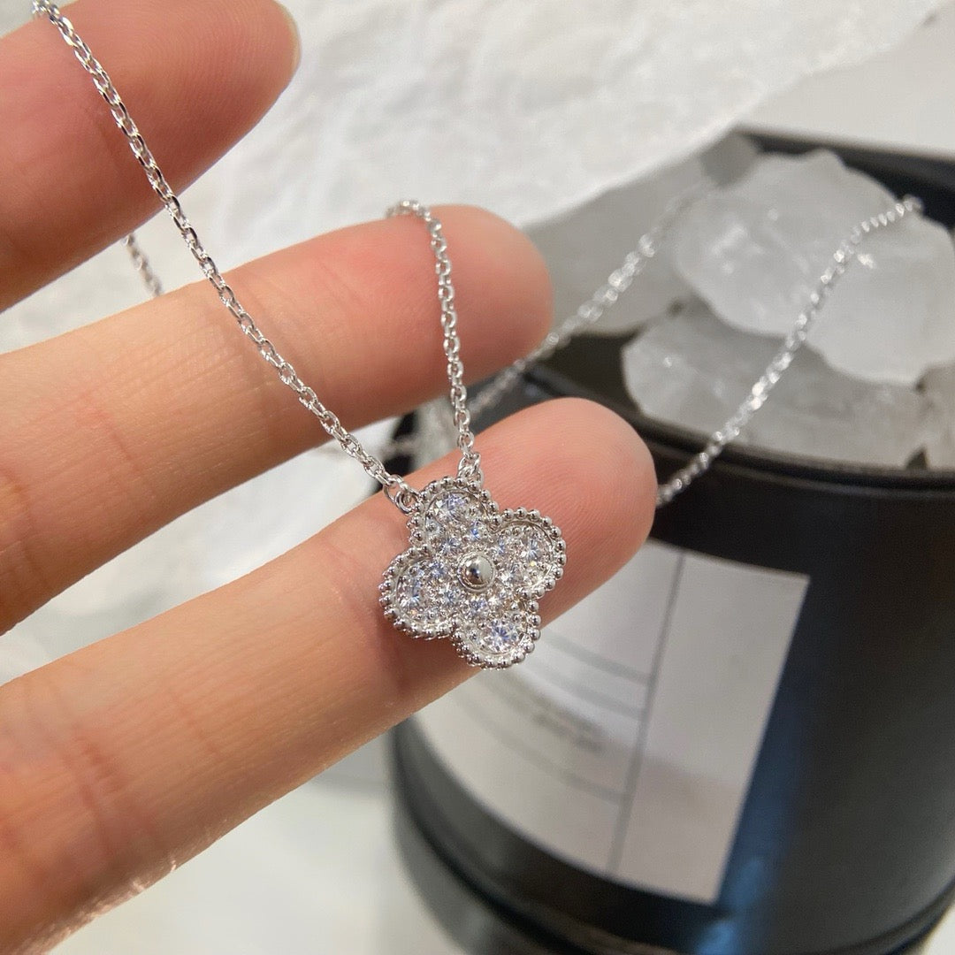 [basloveJW]CLOVER 15MM DIAMOND SINGLE FLOWER NECKLACE