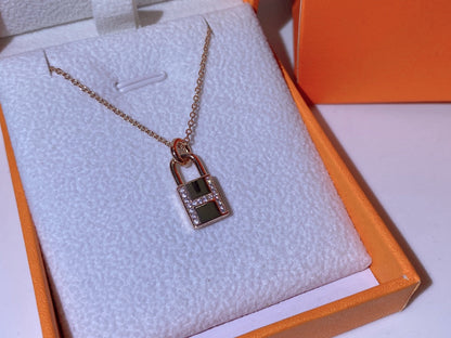 [Basjewels]HM ADVANCED NICHE LOCK HEAD NECKLACE DIAMONDS