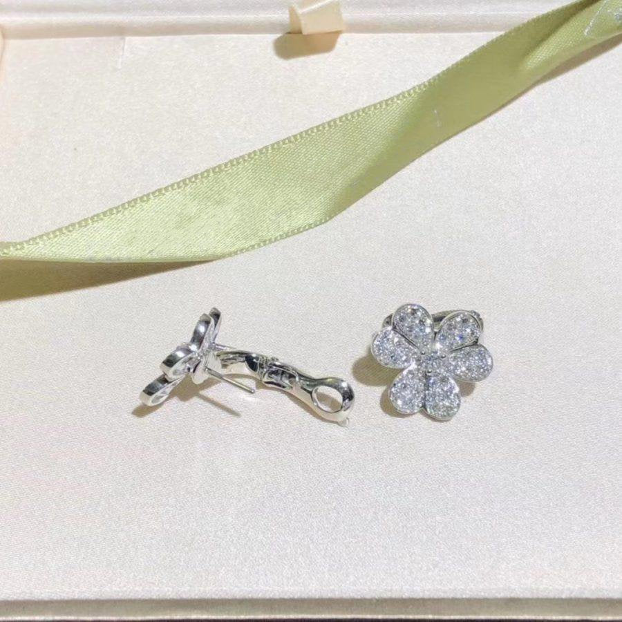 [basloveJW]FRIVOLE SILVER FLOWER DIAMOND EARRINGS