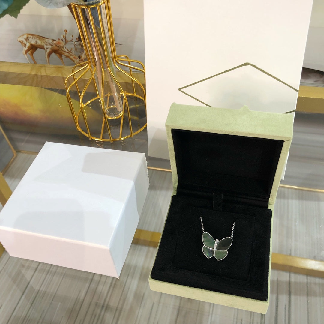 [basloveJW]LARGE BUTTERFLY SILVER PENDANT DIAMOND NECKLACE