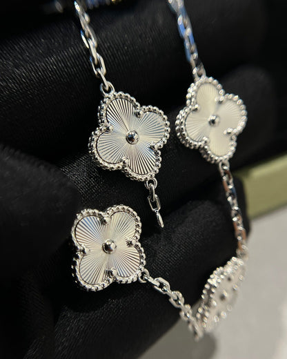 [basloveJW]CLOVER SILVER 5 MOTIFS BRACELET